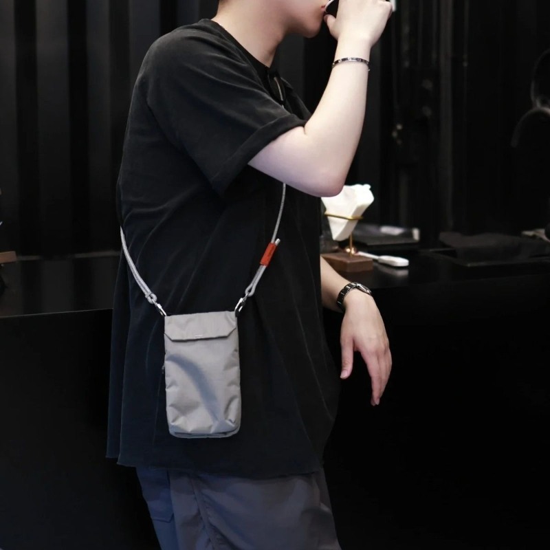 Men Slim Fit Crossbody Phone B - đánh giá và giá Phone Accessories Men